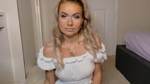 Snapshot of tinkerbell822 chatting on 12, 3, 2026 tinkerbell822 online show from 12, 3, 2026