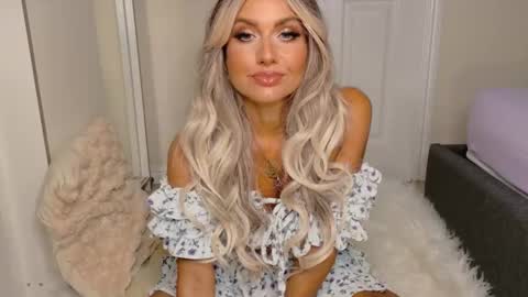 tinkerbell822 online show from 15, 5, 2026