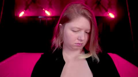 TinkerrBelll online show from 1, 10, 2025