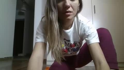 Snapshot of tinna21 chatting on 29, 4, 2026 tinna21 online show from 29, 4, 2026