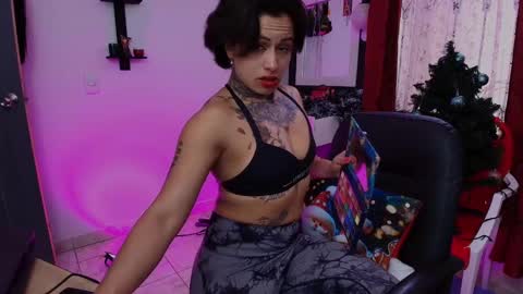 Snapshot of tinnadawson chatting on 14, 12, 2024 I AM BELLA ----------- follow my IG TINNS 69 online show from 14, 12, 2024