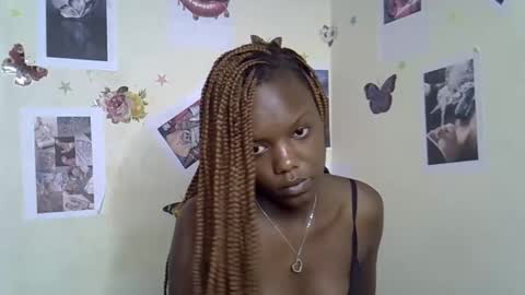 Snapshot of tinnie_e chatting on 11, 1, 2026 tinnie_e online show from 11, 1, 2026