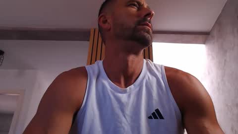 Snapshot of tinoclandestino chatting on 5, 10, 2025 tinoclandestino online show from 5, 10, 2025