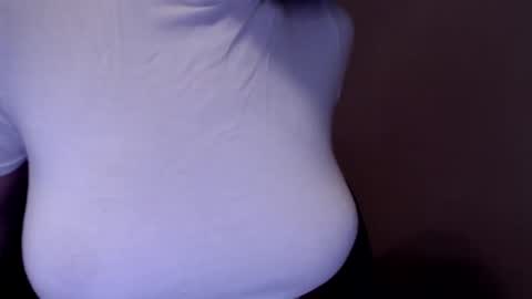 Snapshot of tiny_bb chatting on 6, 1, 2025 Lily online show from 6, 1, 2025