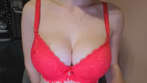 Snapshot of tiny_bb chatting on 31, 1, 2025 Lily online show from 31, 1, 2025
