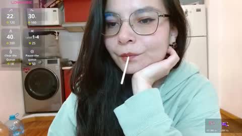 Snapshot of tiny_caroline chatting on 24, 12, 2024 Tiny Caroline online show from 24, 12, 2024