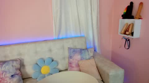 tiny_cora online show from 18, 12, 2024