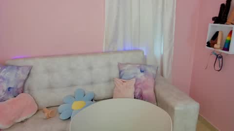 tiny_cora online show from 31, 12, 2024