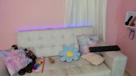 tiny_cora online show from 31, 12, 2024