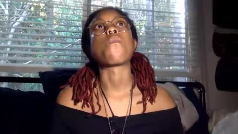 Snapshot of tiny_cupcake2 chatting on 22, 11, 2025 cupcake online show from 22, 11, 2025