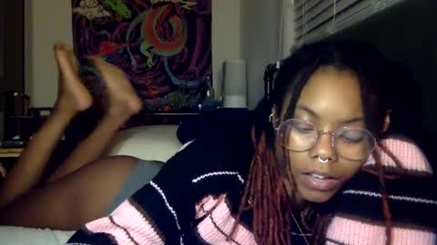 Snapshot of tiny_cupcake2 chatting on 13, 12, 2025 cupcake online show from 13, 12, 2025