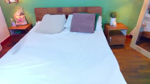 Snapshot of tiny_whore18 chatting on 6, 4, 2026 tiny_whore18 online show from 6, 4, 2026