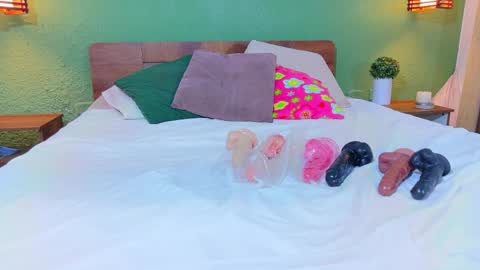 tiny_whore18 online show from 23, 5, 2026