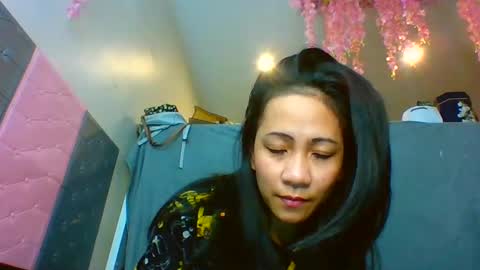 Tinyasian911718 sweetinyasian instagram online show from 28, 12, 2024