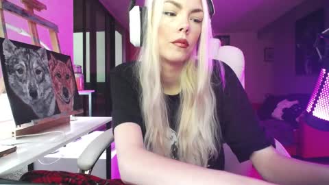 stage Kylie Sinner  brand CLITBAIT online show from 19, 10, 2025