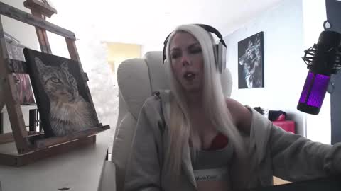 stage Kylie Sinner  brand CLITBAIT online show from 7, 2, 2026