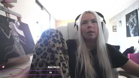 stage Kylie Sinner  brand CLITBAIT online show from 23, 5, 2026