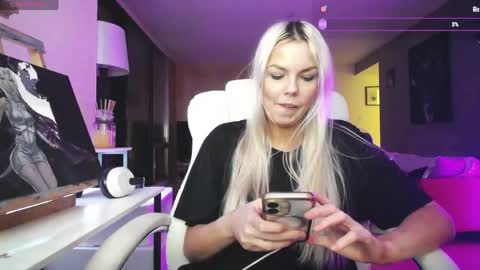 stage Kylie Sinner  brand CLITBAIT online show from 5, 6, 2026