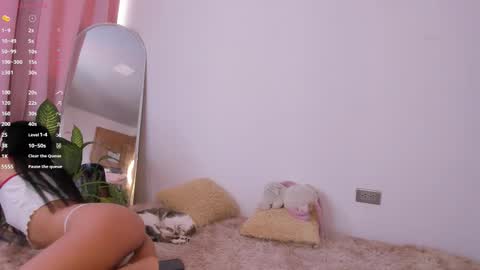 Snapshot of tinymoon_ chatting on 21, 10, 2025 Luna online show from 21, 10, 2025