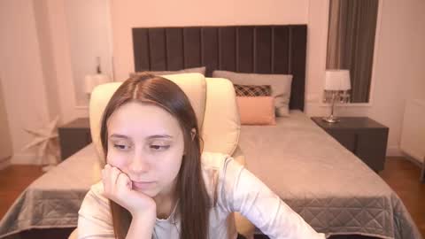 Snapshot of tinynataliee chatting on 20, 12, 2025 tinynataliee online show from 20, 12, 2025