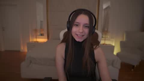 Snapshot of tinynataliee chatting on 2, 3, 2026 tinynataliee online show from 2, 3, 2026