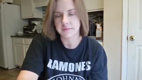 Snapshot of tinywithtiddies chatting on 26, 10, 2025 tinywithtiddies online show from 26, 10, 2025