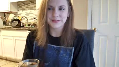 Snapshot of tinywithtiddies chatting on 16, 12, 2025 tinywithtiddies online show from 16, 12, 2025