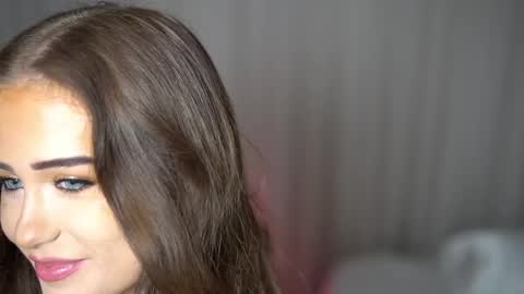 Snapshot of tinyxstar chatting on 18, 11, 2025 Lili online show from 18, 11, 2025