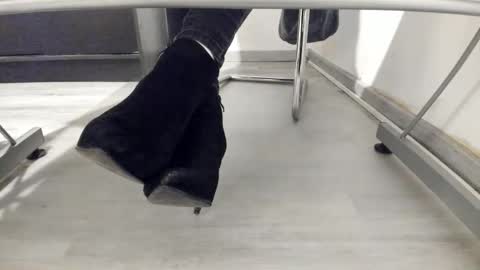 Anna online show from 5, 10, 2025