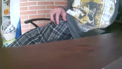 Snapshot of tisis80 chatting on 13, 10, 2025 tisis80 online show from 13, 10, 2025