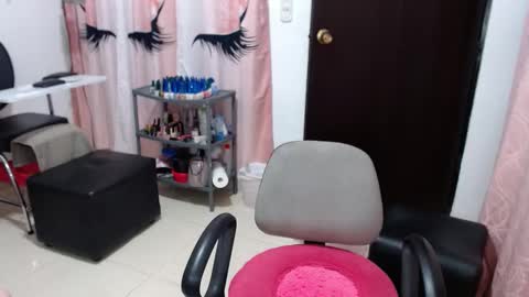 Snapshot of titsbiglovers chatting on 4, 3, 2026 DIVA online show from 4, 3, 2026