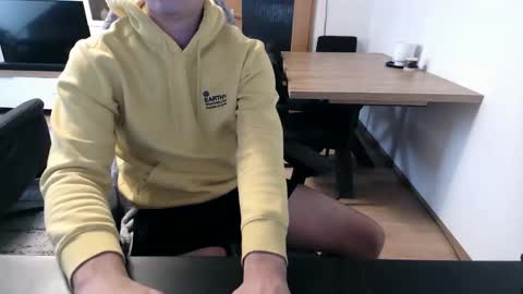 Snapshot of tobisk chatting on 23, 11, 2025 tobisk online show from 23, 11, 2025