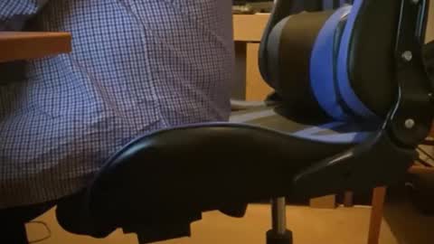 Snapshot of togbear chatting on 12, 1, 2025 Togbear online show from 12, 1, 2025