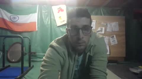 Snapshot of toinouillou9813 chatting on 15, 10, 2025 toinouillou9813 online show from 15, 10, 2025