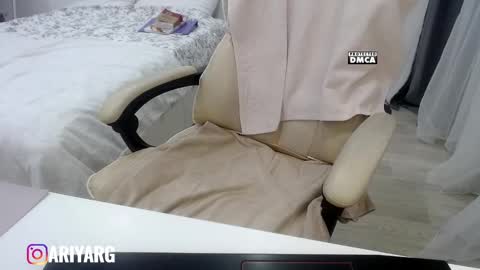 Arina online show from 2, 1, 2025