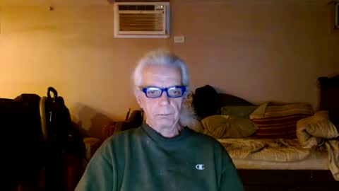 tom112292014 online show from 2, 12, 2024