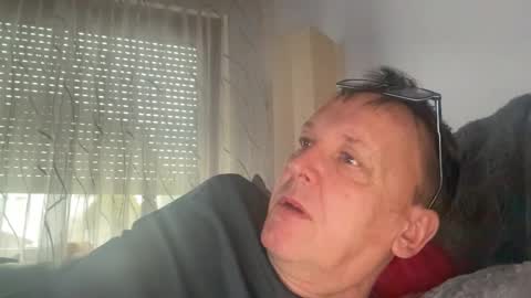 Tom online show from 10, 2, 2026