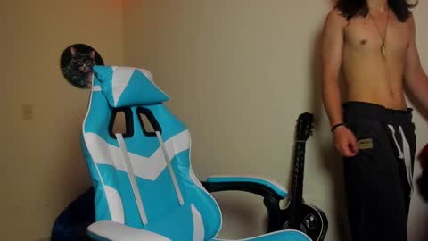 tom online show from 6, 10, 2025