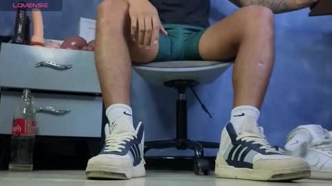 Tom online show from 1, 2, 2026