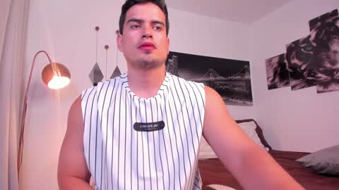 Snapshot of tom_mckleein chatting on 30, 12, 2024 TOM MCKLEEIN instagram online show from 30, 12, 2024