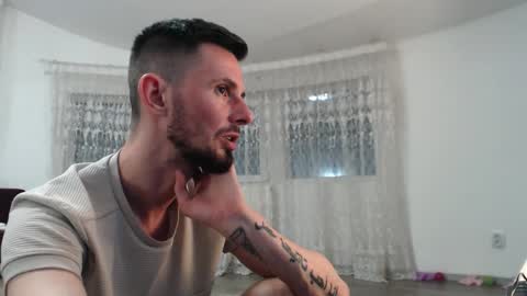 Snapshot of tom_michael chatting on 2, 10, 2025 Michael online show from 2, 10, 2025