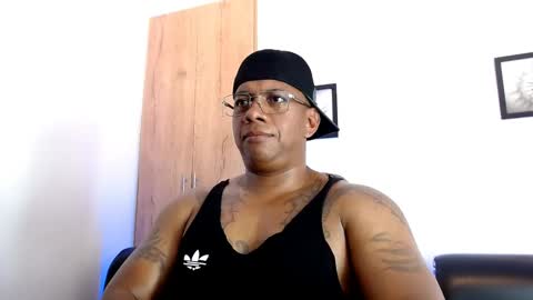 Snapshot of tom_miller chatting on 19, 2, 2025 Tom Miller online show from 19, 2, 2025