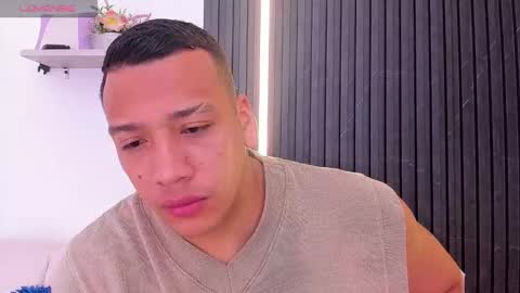 Tom muscle1 online show from 3, 10, 2025