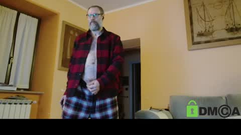 Snapshot of tomasmilian77 chatting on 15, 12, 2024 Tomas Milian online show from 15, 12, 2024