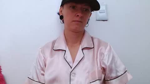 Snapshot of tomboyblue chatting on 27, 4, 2026 Blue online show from 27, 4, 2026