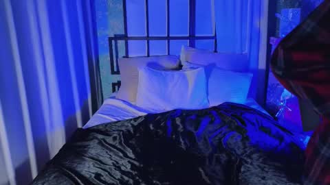 Snapshot of tommiehi chatting on 29, 11, 2025 Tommie online show from 29, 11, 2025