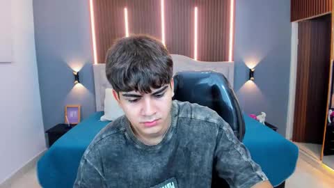 Tommy  online show from 26, 11, 2025