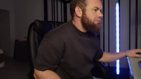 Snapshot of tommy_burnzzz chatting on 26, 2, 2025 tommy burnzzz online show from 26, 2, 2025