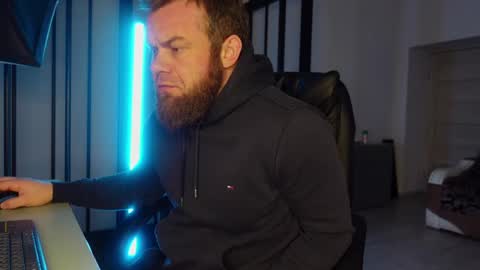 Snapshot of tommy_burnzzz chatting on 5, 3, 2025 tommy burnzzz online show from 5, 3, 2025