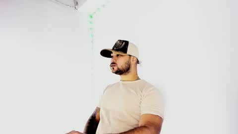 Snapshot of tommy_sccott chatting on 17, 9, 2025 tommy_sccott online show from 17, 9, 2025